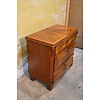 LoodsVol, Tweedehands Antieke commode ca 1880 met drie laden en gefineerd.