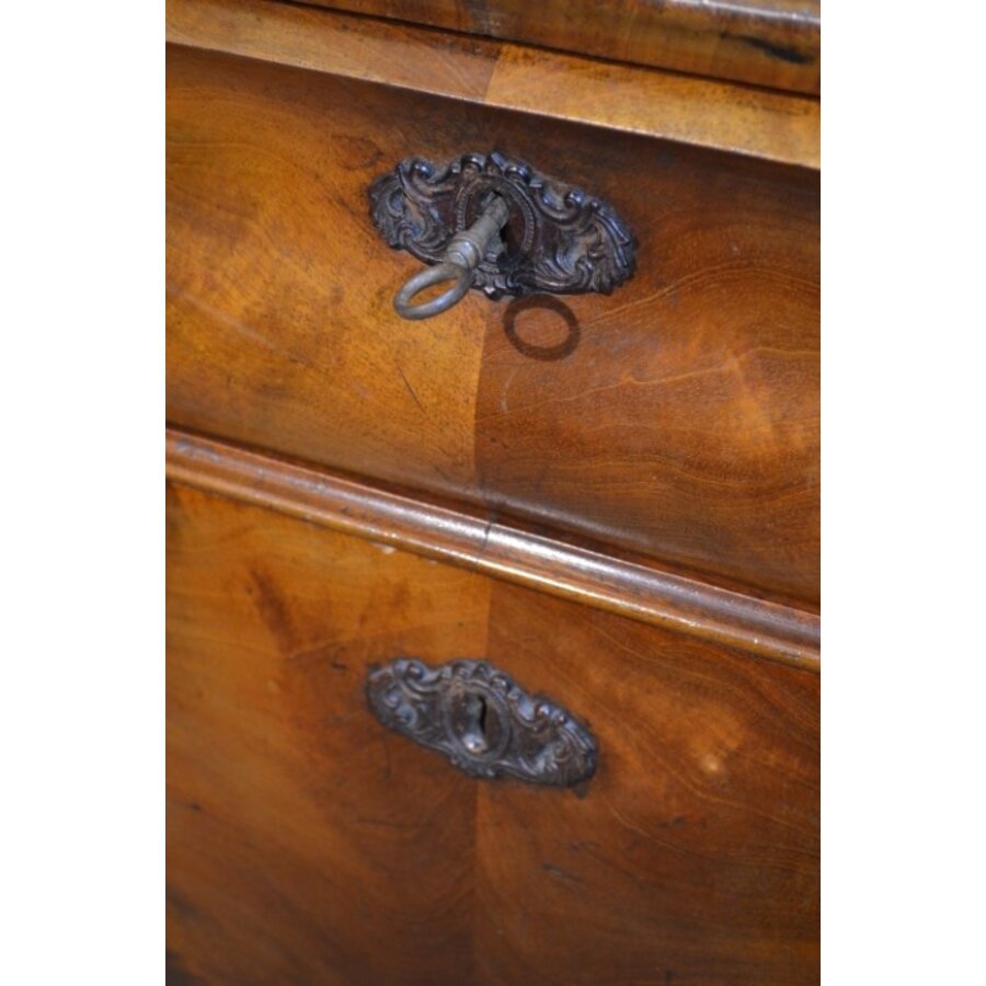 Antieke commode ca 1880 met drie laden en gefineerd.-3