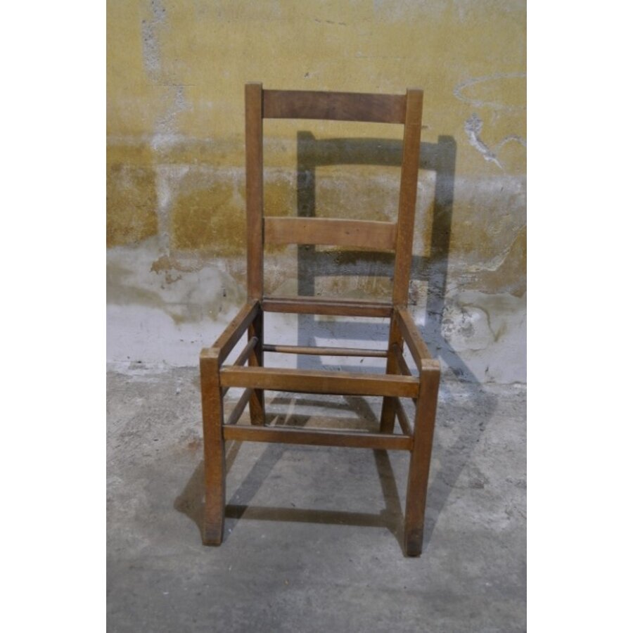 Antiek houten kinderstoeltje van massief beukenhout – circa 1920-2