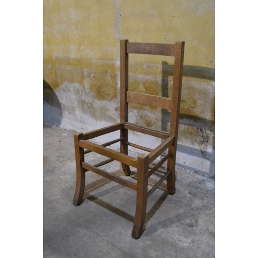 Antiek houten kinderstoeltje van massief beukenhout – circa 1920-3