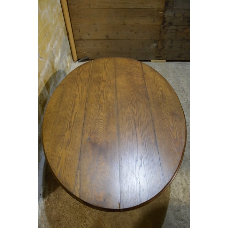 Antieke ovale salontafel met voet van van gesneden eikenhout-2