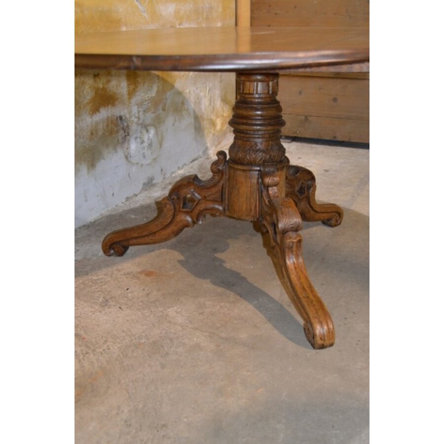 Antieke ovale salontafel met voet van van gesneden eikenhout-5