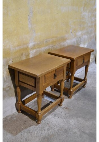 Eiken nachtkastje 2x 