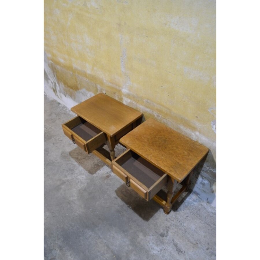 Vintage eiken nachtkastjes – set van 2-4