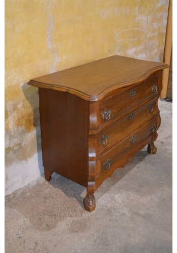 Donker eiken buikkastje 