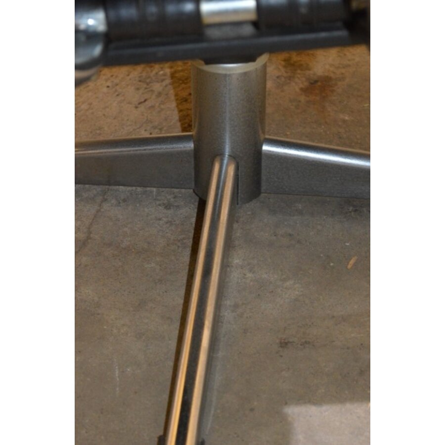 Vintage Deense draaifauteuil met buisframe en bordeaurood leer, circa 1960-7