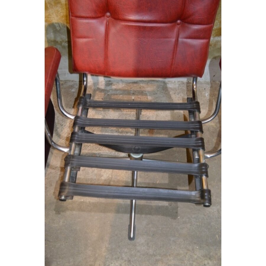 Vintage Deense draaifauteuil met buisframe en bordeaurood leer, circa 1960-9