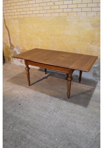 Antieke eiken uitschuiftafel 