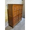 Eiken kast met houtsnijwerk