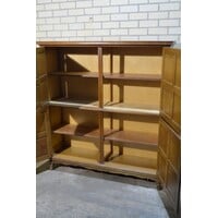 thumb-Eiken kast met vier paneeldeuren met houtsnijwerk-7