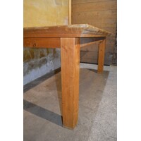 thumb-Lange grenenhouten eettafel met natuurlijke houtstructuur-2