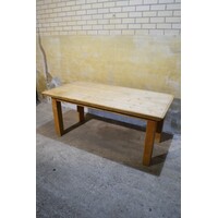 thumb-Lange grenenhouten eettafel met natuurlijke houtstructuur-4