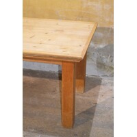 thumb-Lange grenenhouten eettafel met natuurlijke houtstructuur-5