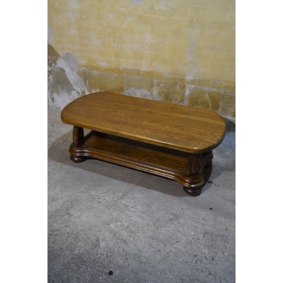 Massief eiken salontafel met ovaal blad en gebogen poten-4
