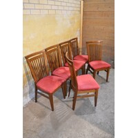 thumb-Set van 6 eiken vintage spijlenstoelen met rode stoffen zitting uit 1960-1