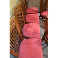 thumb-Set van 6 eiken vintage spijlenstoelen met rode stoffen zitting uit 1960-2