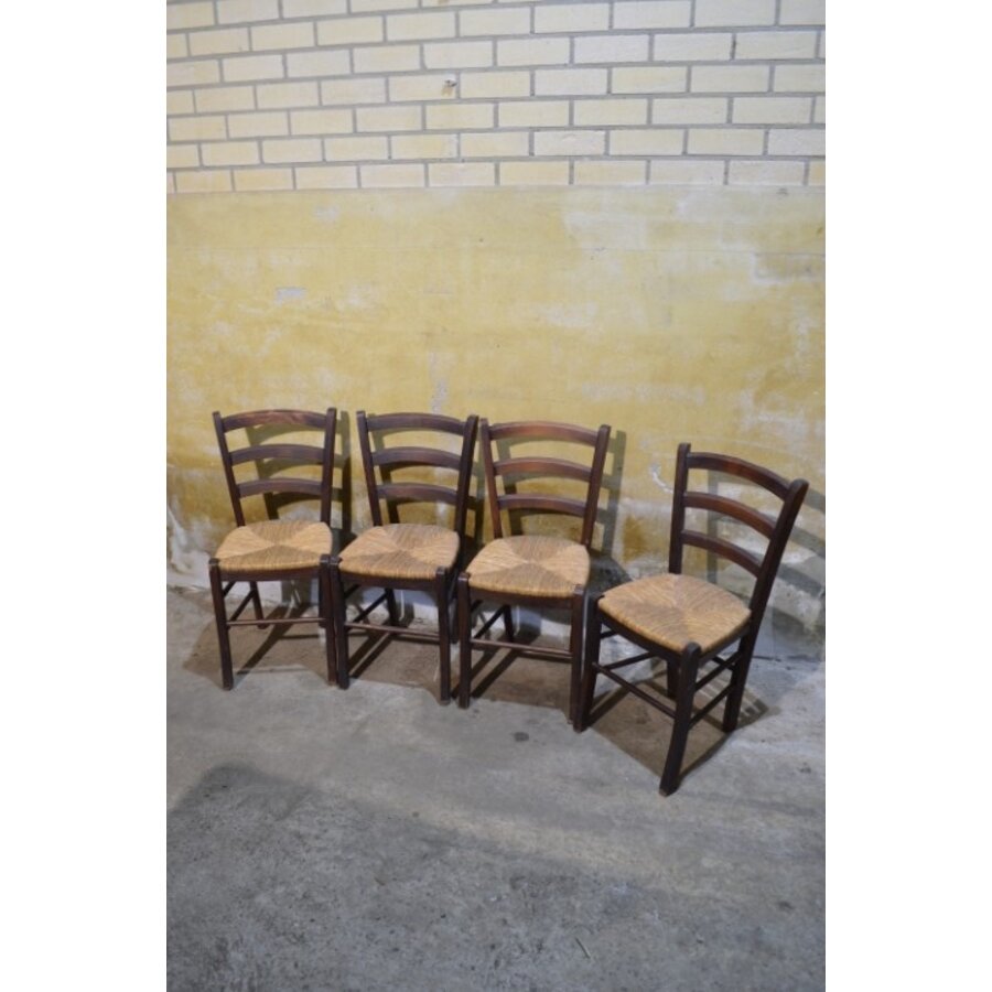 Set van 4 landelijke donker houten keukenstoelen met biezen zitting-3