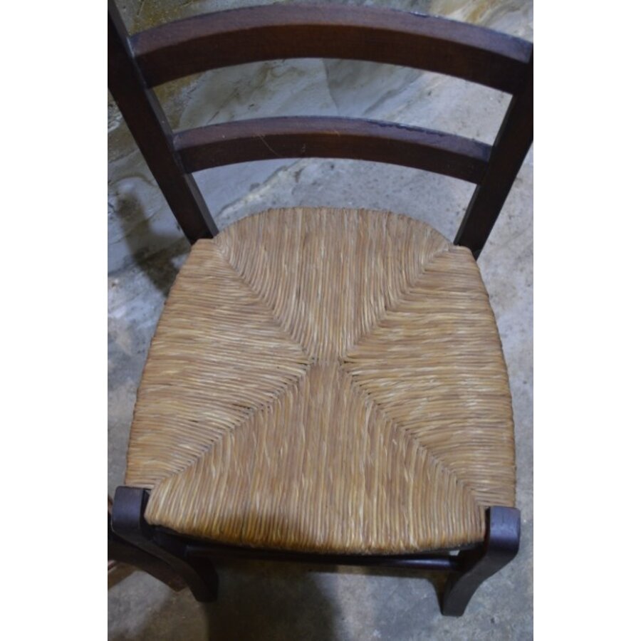 Set van 4 landelijke donker houten keukenstoelen met biezen zitting-5