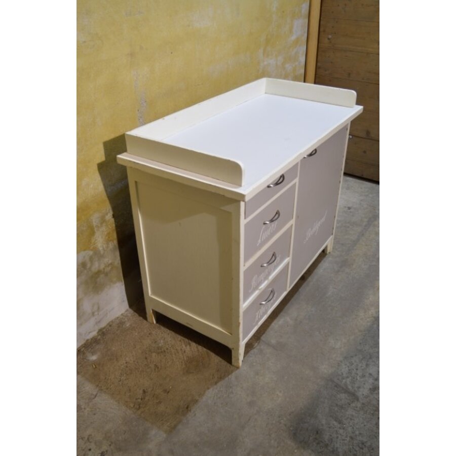 Vintage commode voor kinderkamer met lades en kastje-1