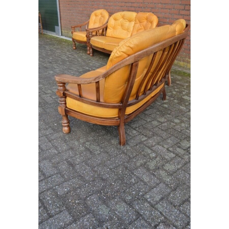 Eiken bankstel met goudgele leren kussens – 2 banken en 2 fauteuils-5