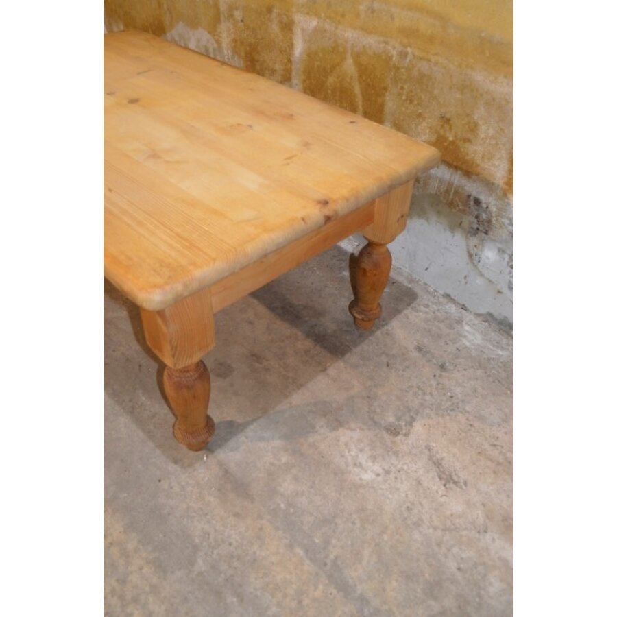 Grenen salontafel met lade en gedraaide poten-3