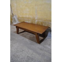 thumb-Massief donker eiken salontafel met sierlijke poten-3