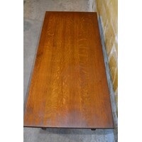 thumb-Massief donker eiken salontafel met sierlijke poten-5
