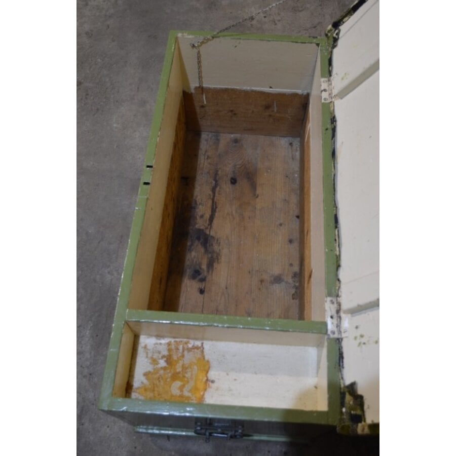 Oude grenen zitkist in groen met beklede deksel en opbergruimte-6