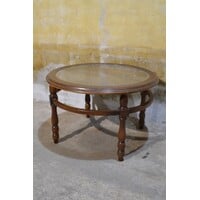 thumb-Ronde salontafel van notenhout met glazen blad en rotan webbing-3