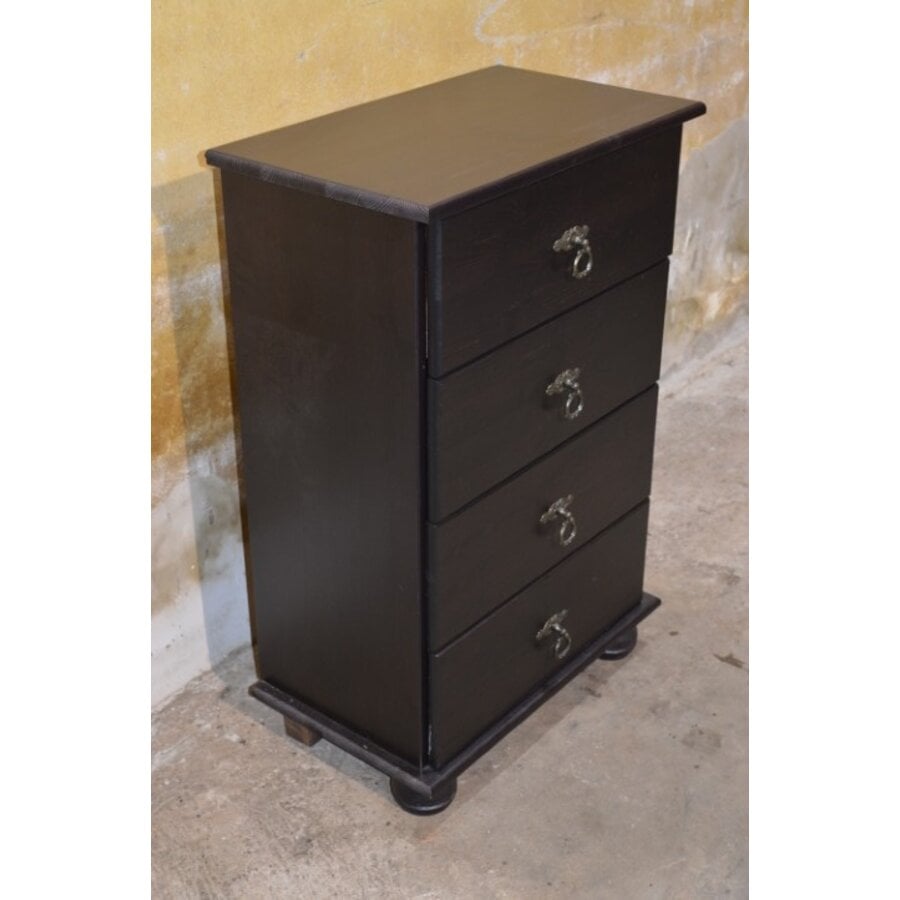 Ladekast in zwart en bruin hout in landelijke stijl met meerdere laden-1