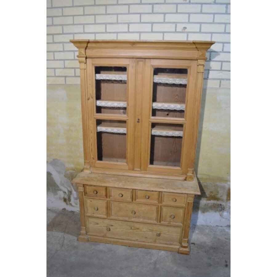 Antiek grenen vitrinekast met onderkast en 8 lades-5