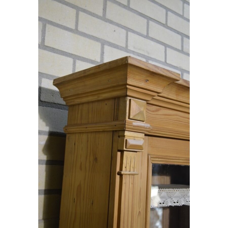 Antiek grenen vitrinekast met onderkast en 8 lades-9