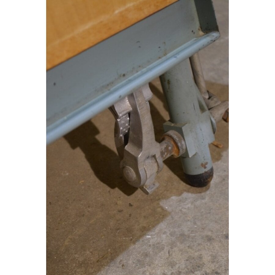 Franse tekentafel met contragewicht van Unic Studios Parijs-9