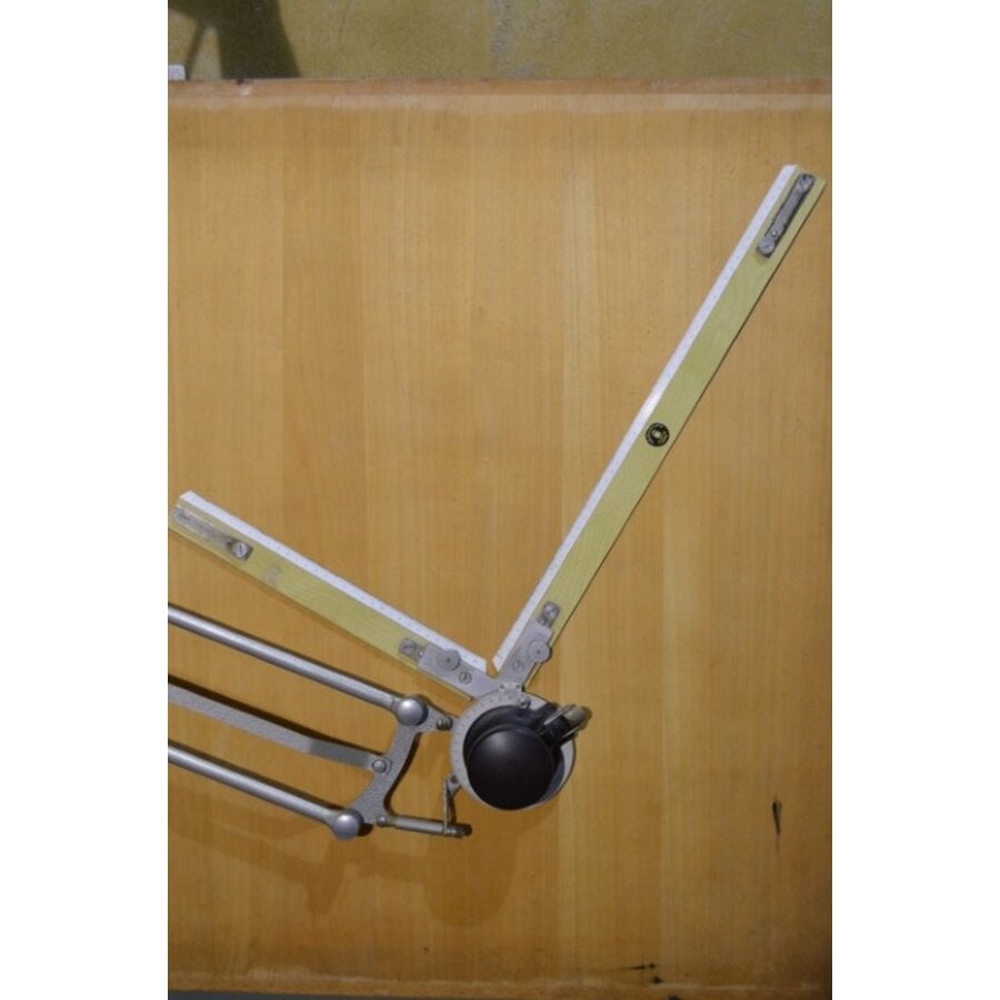 Franse tekentafel met contragewicht van Unic Studios Parijs-10