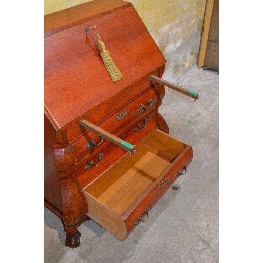 Barok klepsecretaire met groen leren schrijfblad en laden-7