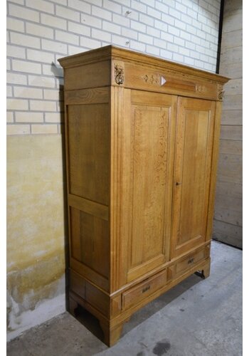 Antieke massief eiken kledingkast 