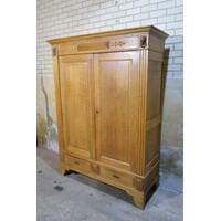 thumb-Antieke massief eiken kledingkast met laden en schappen-3