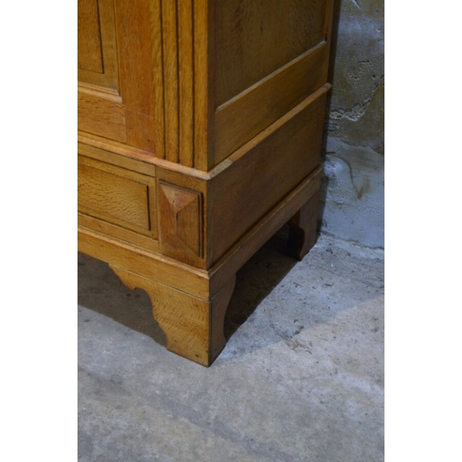 Antieke massief eiken kledingkast met laden en schappen-4