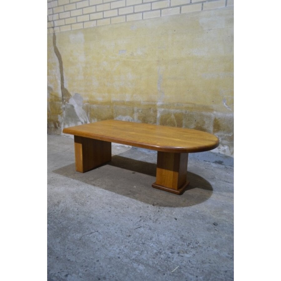 Massief eikenhouten salontafel met robuuste uitstraling-4