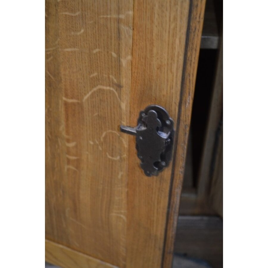 Massief eiken dressoir met 3 laden en 3 klepdeuren-6