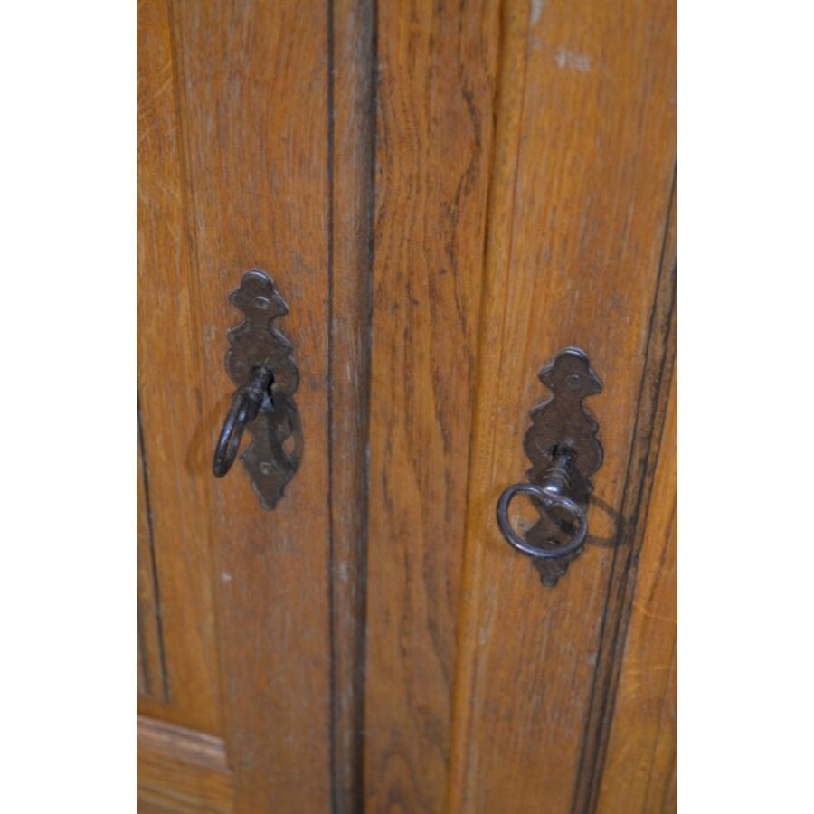 Massief eiken dressoir met 3 laden en 3 klepdeuren-7