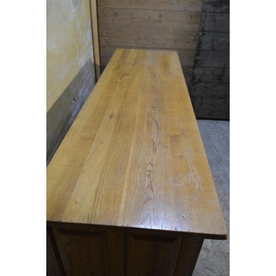 Massief eiken dressoir met 3 laden en 3 klepdeuren-9