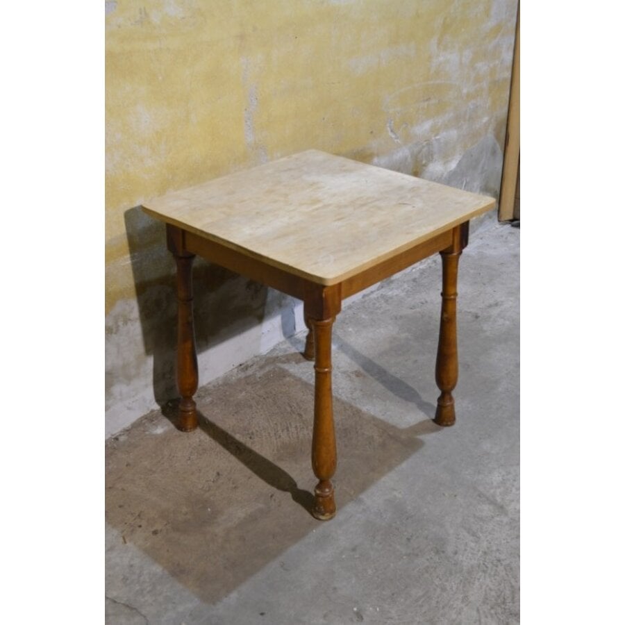 Vierkante houten eettafel uit de jaren 60-2