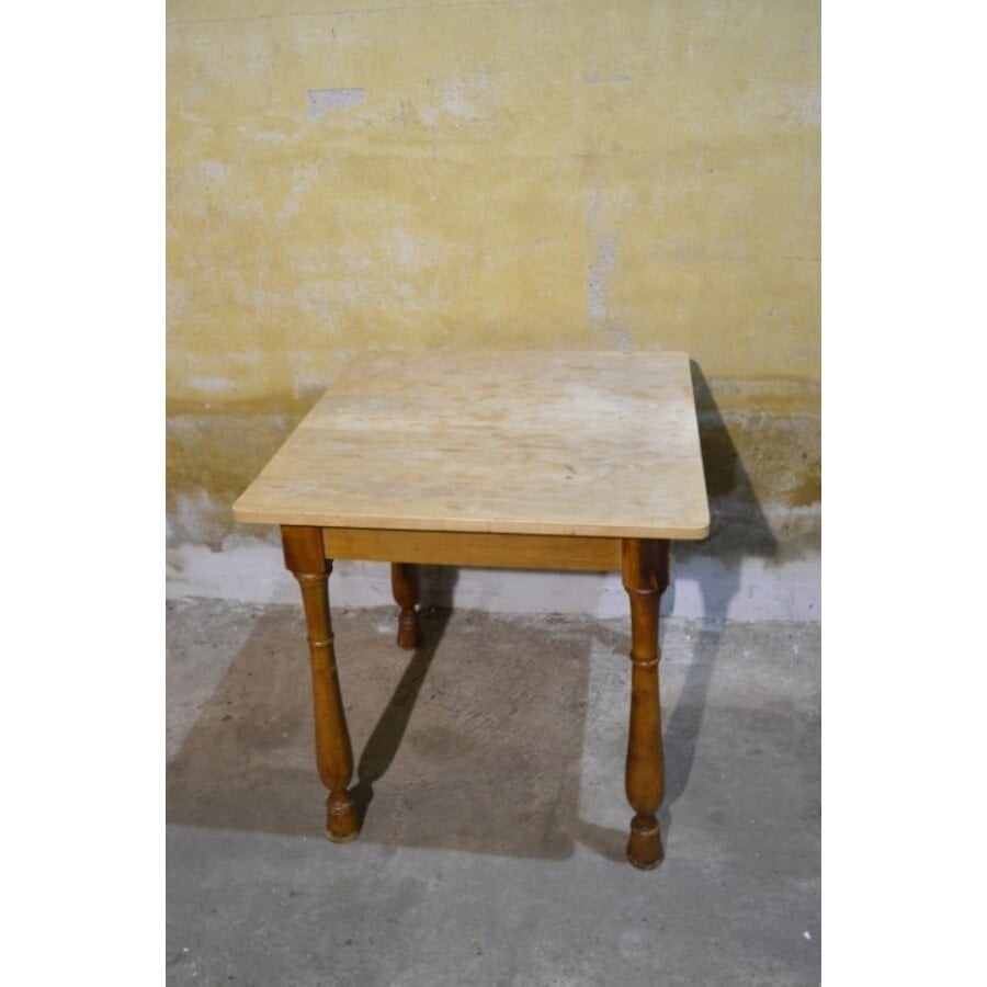 Vierkante houten eettafel uit de jaren 60-3