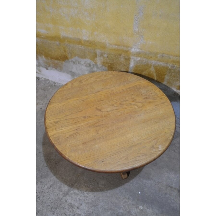 Ronde eiken salontafel met centraal voetstuk-2