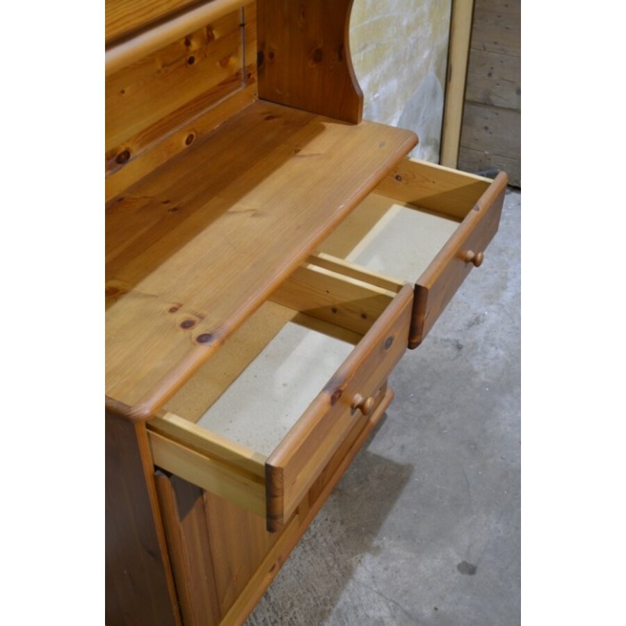 Grenen buffetkast met vitrine, 2 lades en onderkast-7