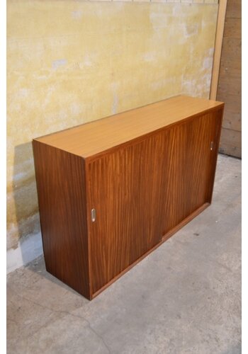 Retro dressoir, achter beplakt 