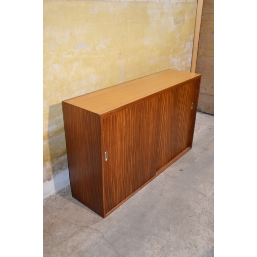 Retro Scandinavisch dressoir met deur en open vakken-1