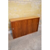thumb-Retro Scandinavisch dressoir met deur en open vakken-2