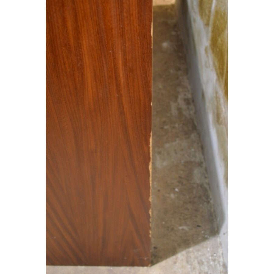 Retro Scandinavisch dressoir met deur en open vakken-5